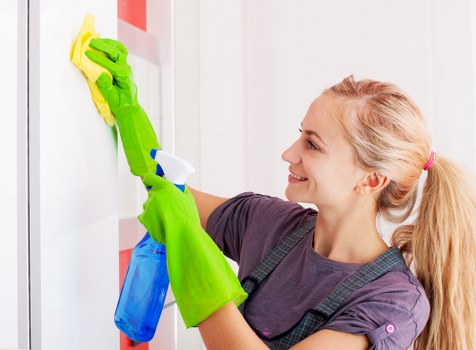 Move out cleaning service for a Brent apartment kitchen
